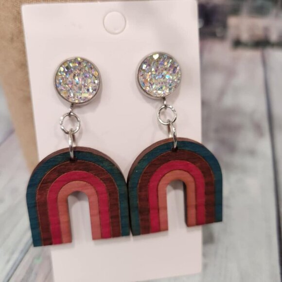 Rainbow wooden stud earrings - Picture 5 of 6